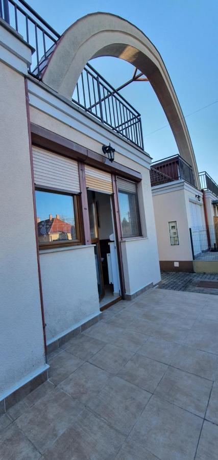 Aqua Oazis Apartman Hajduszoboszlo Exterior photo
